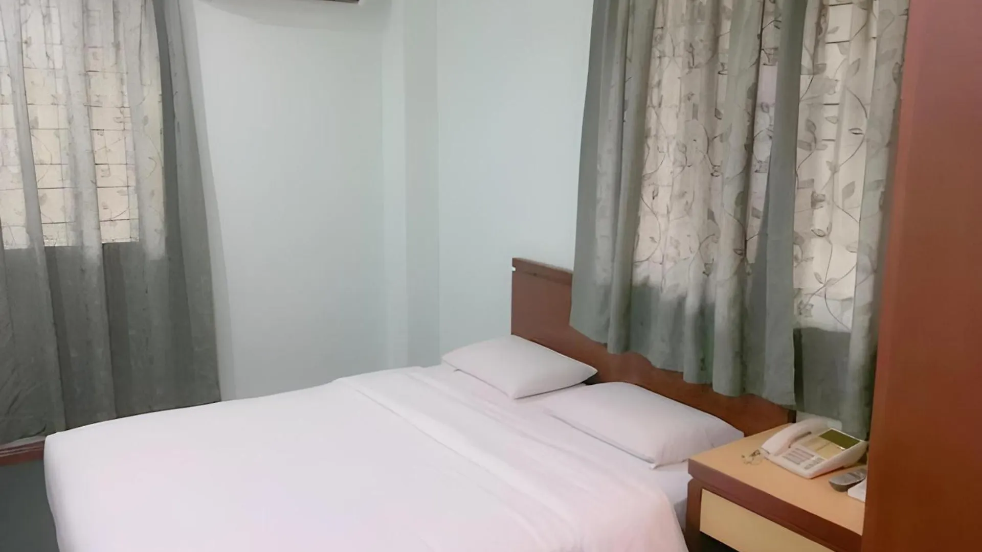 Oyo 90847 Hotel Asia City Кота-Кинабалу